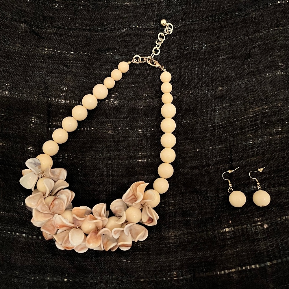 Gorgeous Statement Necklace and Earring Set